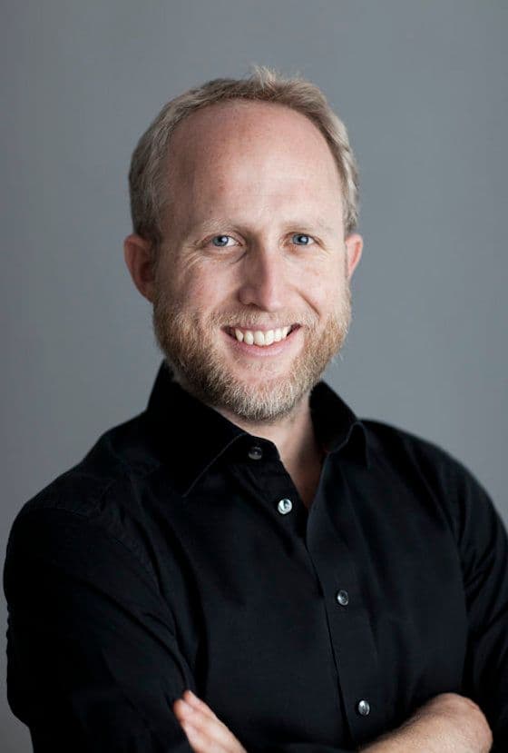 Timothy Reyonolds headshot